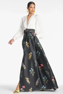 Zoe Gown - Off White/Noir Bouquet -Sachin & Babi Shop ZOEGOWN NOIRBOUQUET SIDE scaled