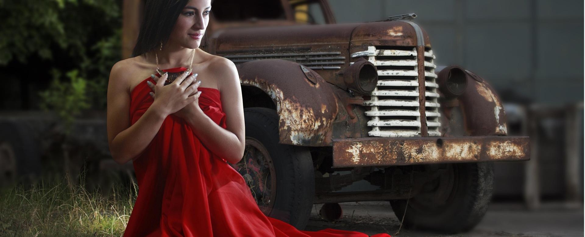 Sachin & Babi Shop -Sachin & Babi Shop woman and car 3449756 1920